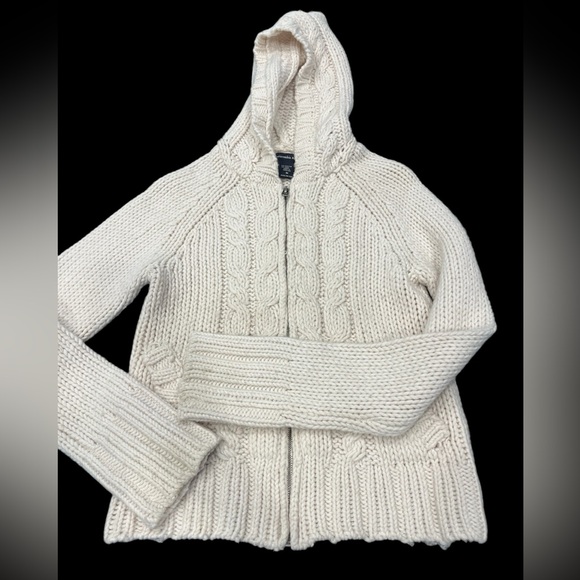 Abercrombie & Fitch Sweaters - Abercrombie & Fitch Sweater Size Medium Fisherman Knit Heavy Sweater